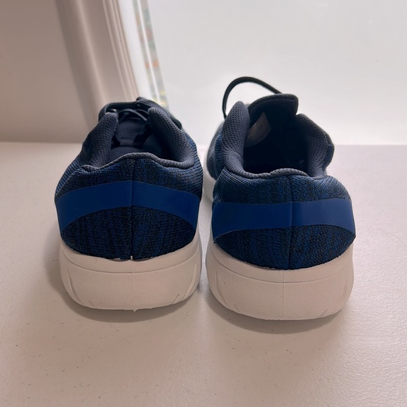 Athletic Works, NWOT, Memory Foam, Mens Navy Blue & Black Sneakers, Size 11 - Picture 4 of 7